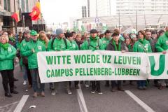 een spandoek van de ACV Puls militanten van het UZ Leuven