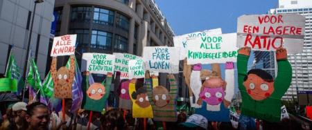 beeld uit een kinderopvang betoging